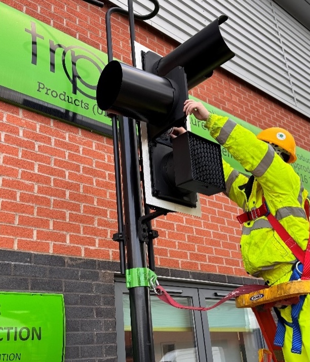 Traffic Light Fall Arrest Clamp