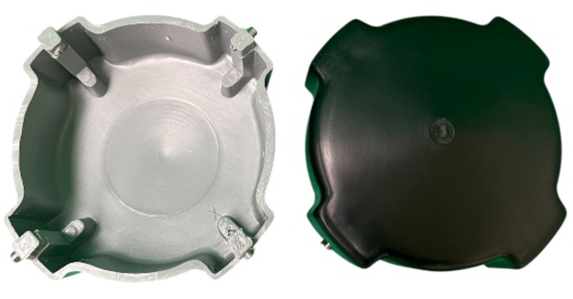 Vented top caps for traffic lights